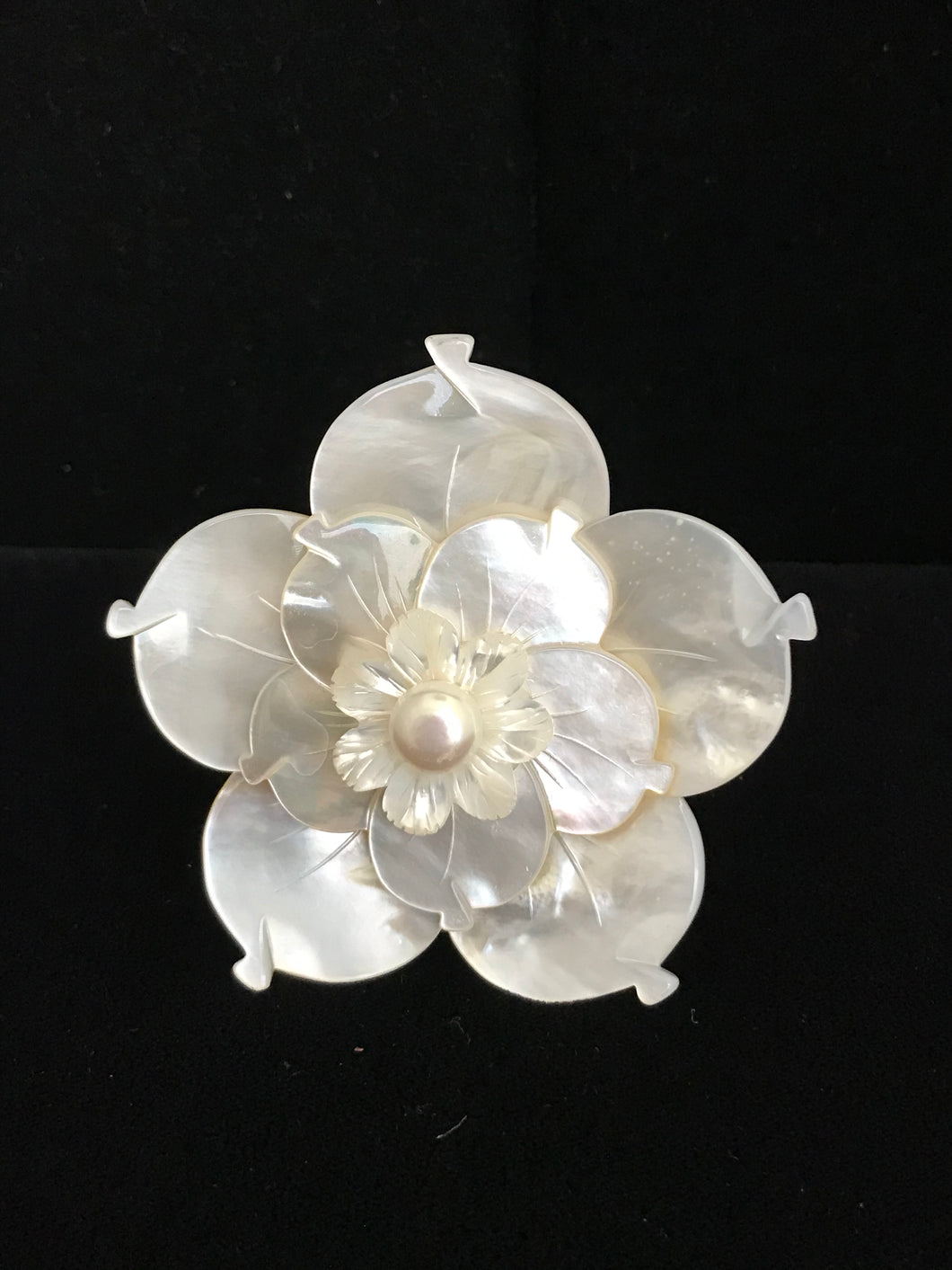 Mother of Pearl Triple Flower Magnet