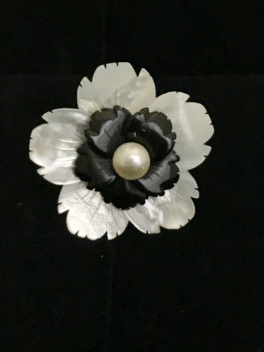 Mother of Pearl & Onyx Double Flower Magnet