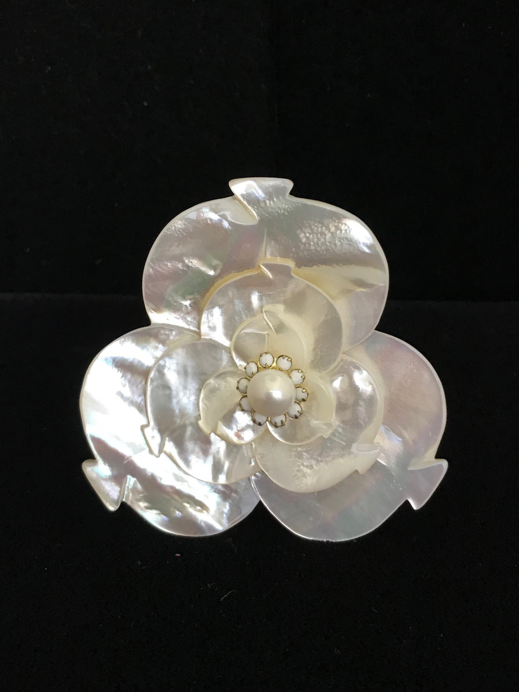 Mother of Pearl 3 Petal Flower Magnet