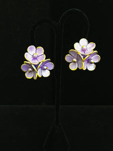 French Resin Three Small Flower Earrings